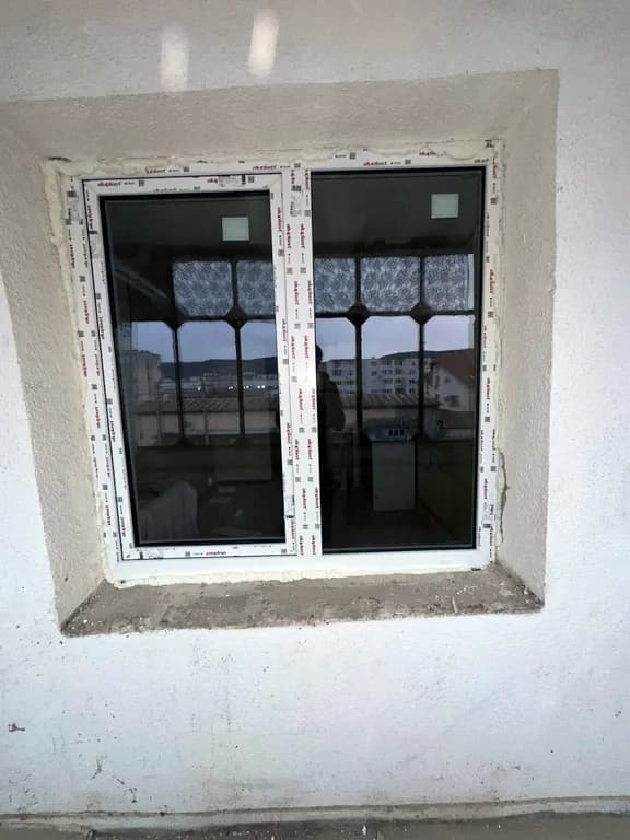 Ferestre PVC montate în interior