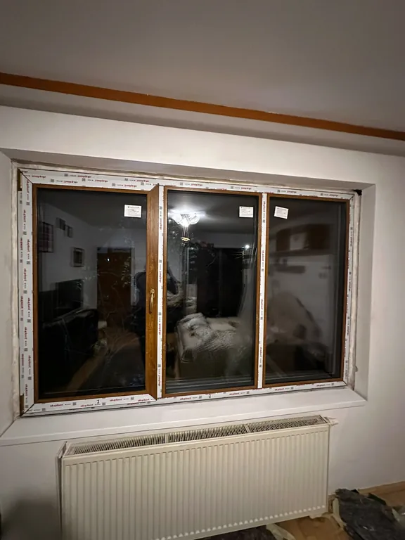 Ferestre PVC montate cu finisare exterioară